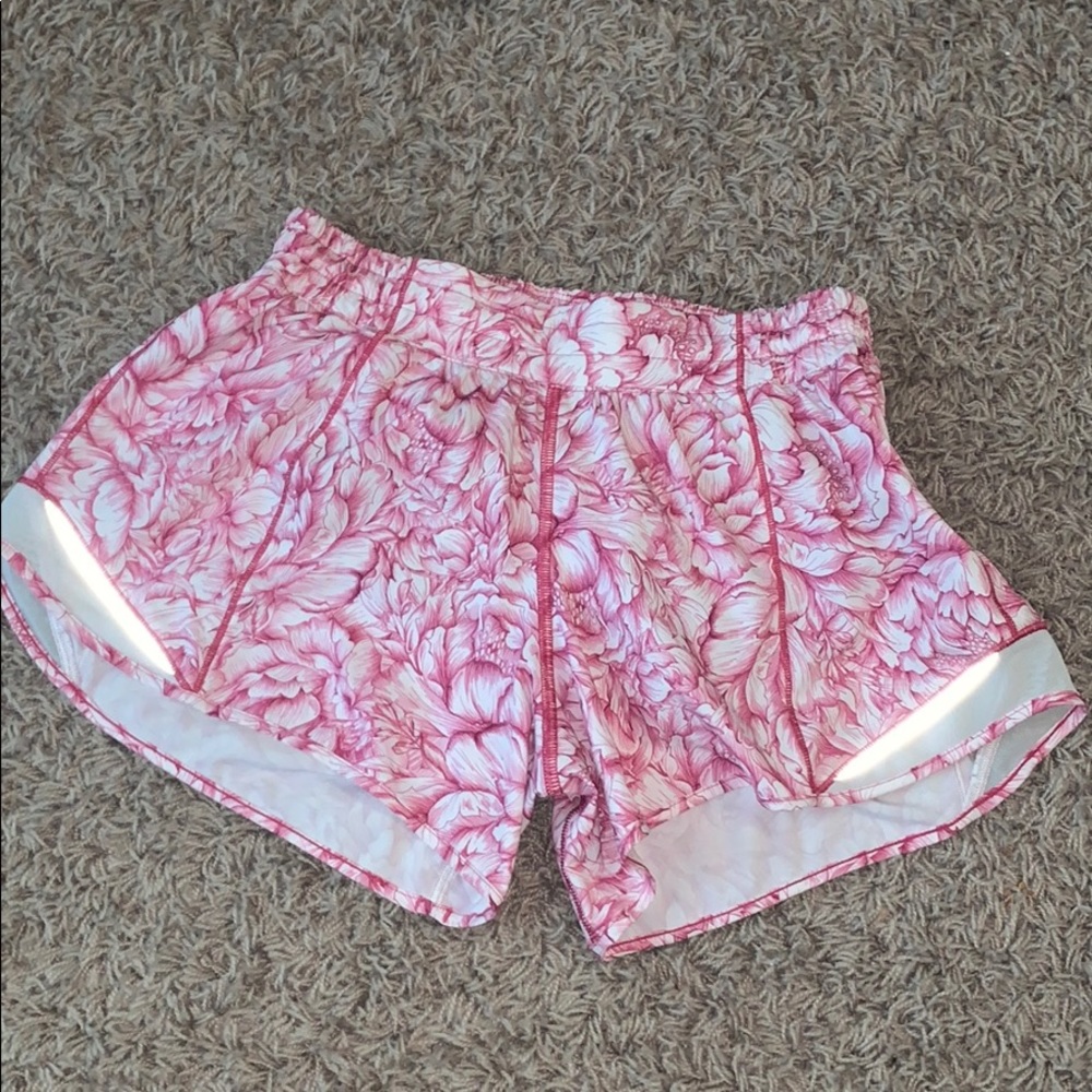 Lululemon hotty hot short
